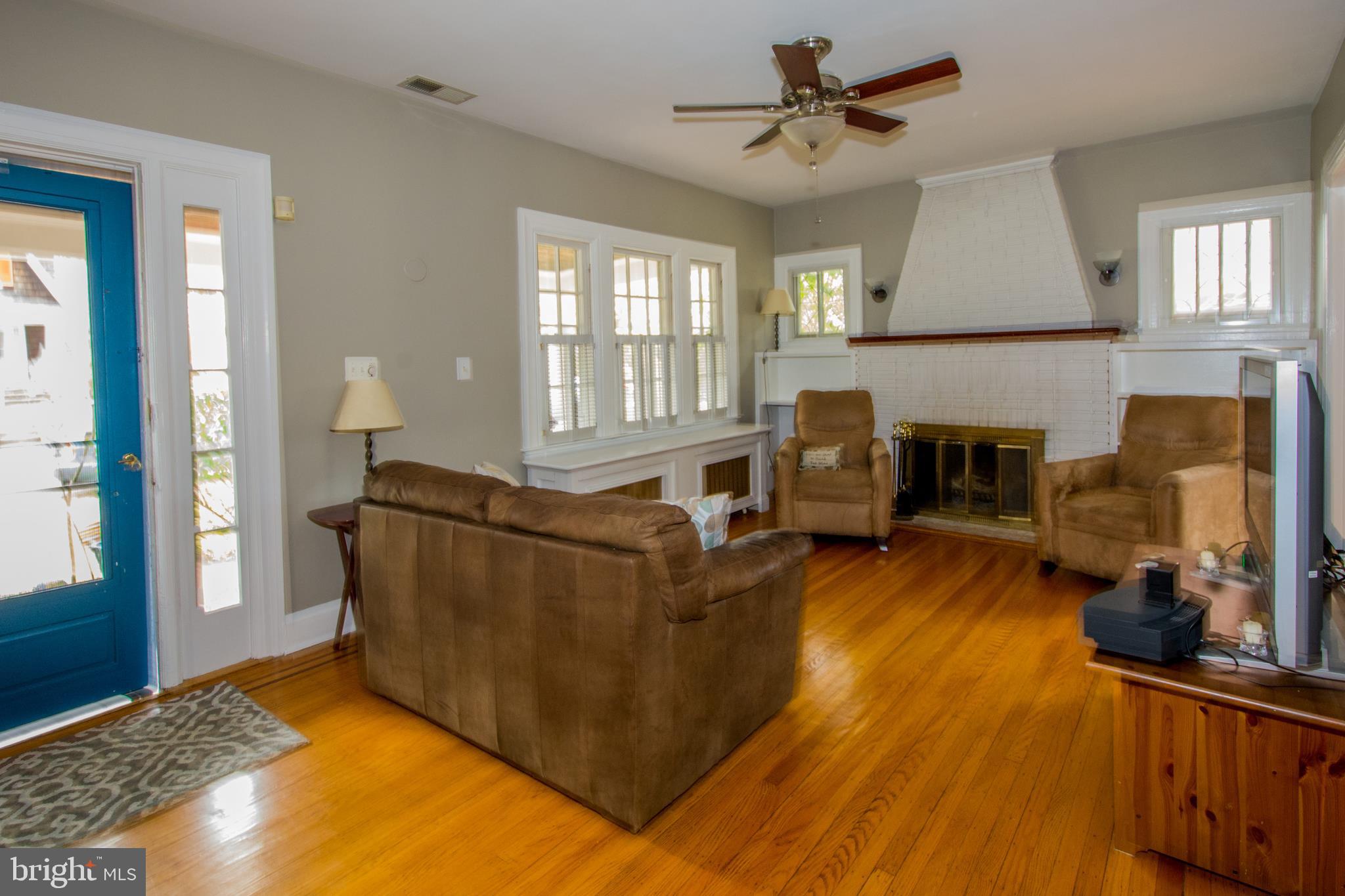 2402 Everton Road Baltimore, MD 21209 - Photo 5 of 44