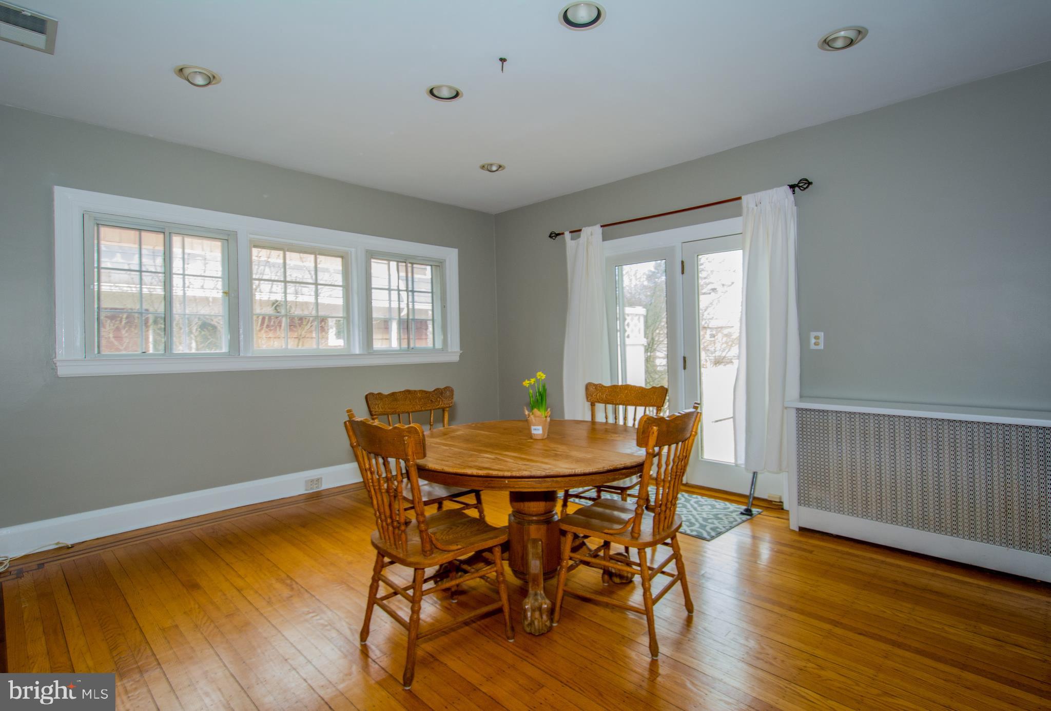 2402 Everton Road Baltimore, MD 21209 - Photo 10 of 44