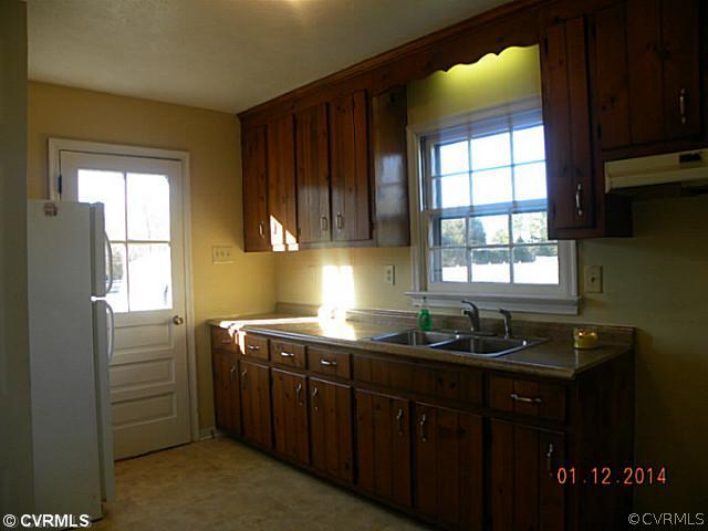 9811 Lott Cary Road Providence Forge, VA 23140 - Photo 3 of 14 Gallery Image 3