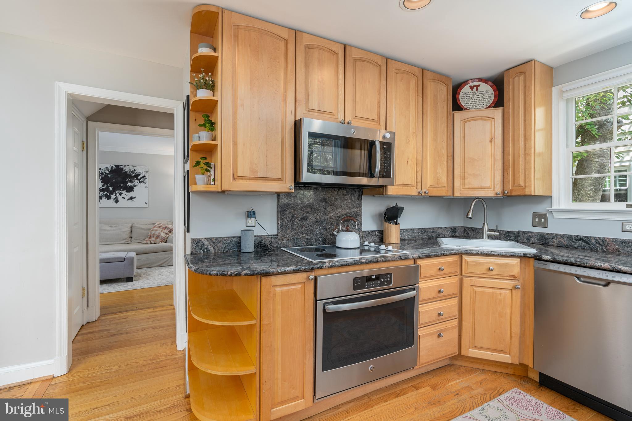 424 Whitestone Road Silver Spring, MD 20901 - Photo 13 of 42 Updated appliances in the kitchen