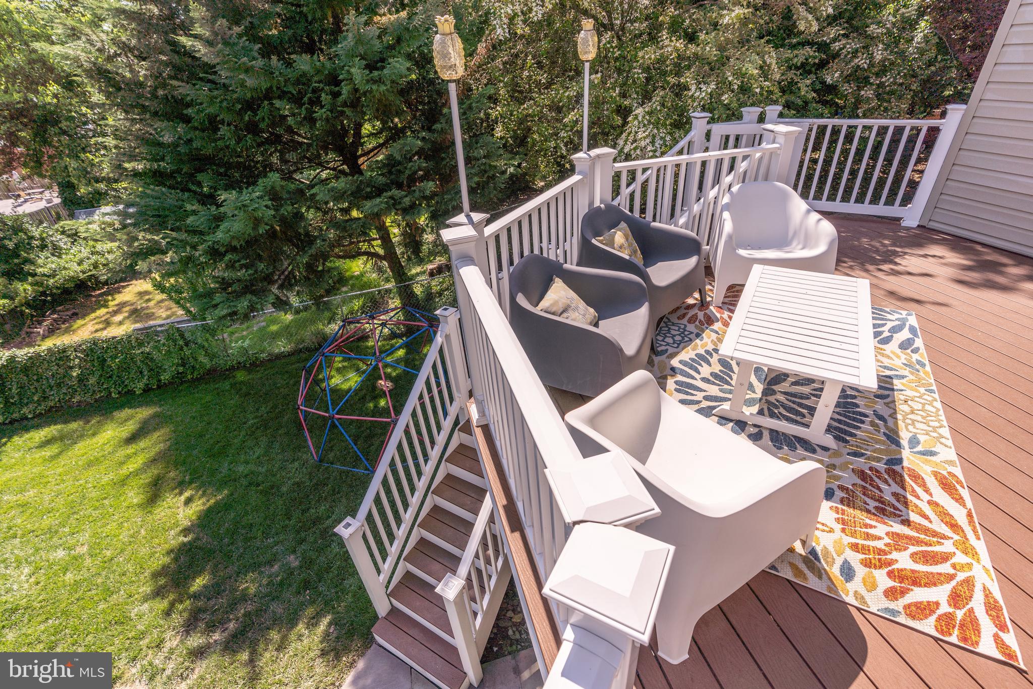 424 Whitestone Road Silver Spring, MD 20901 - Photo 33 of 42 Stairs from deck to backyard
