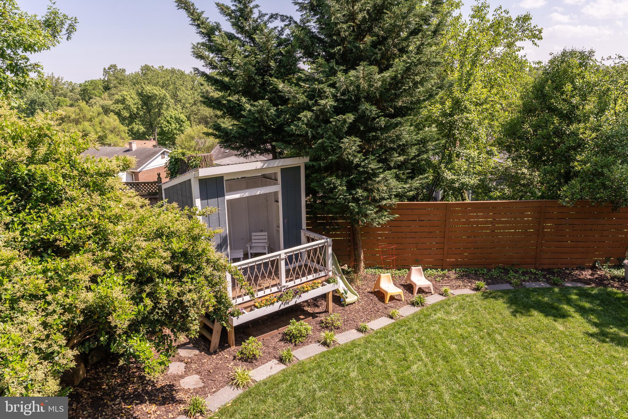 424 Whitestone Road Silver Spring, MD 20901 - Photo 37 of 42 Fully fenced yard