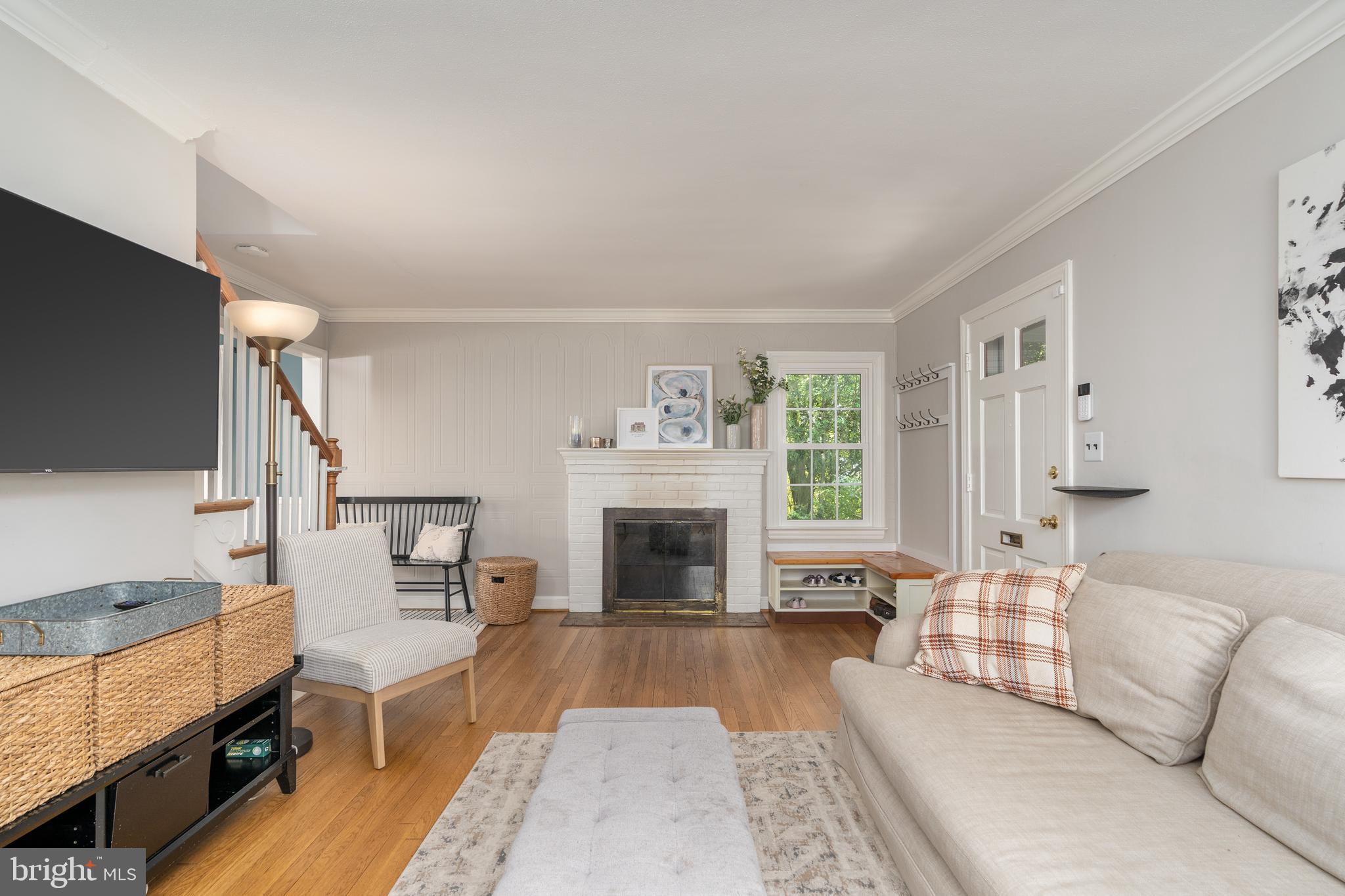 424 Whitestone Road Silver Spring, MD 20901 - Photo 7 of 42 Fireplace for chilly winter nights!