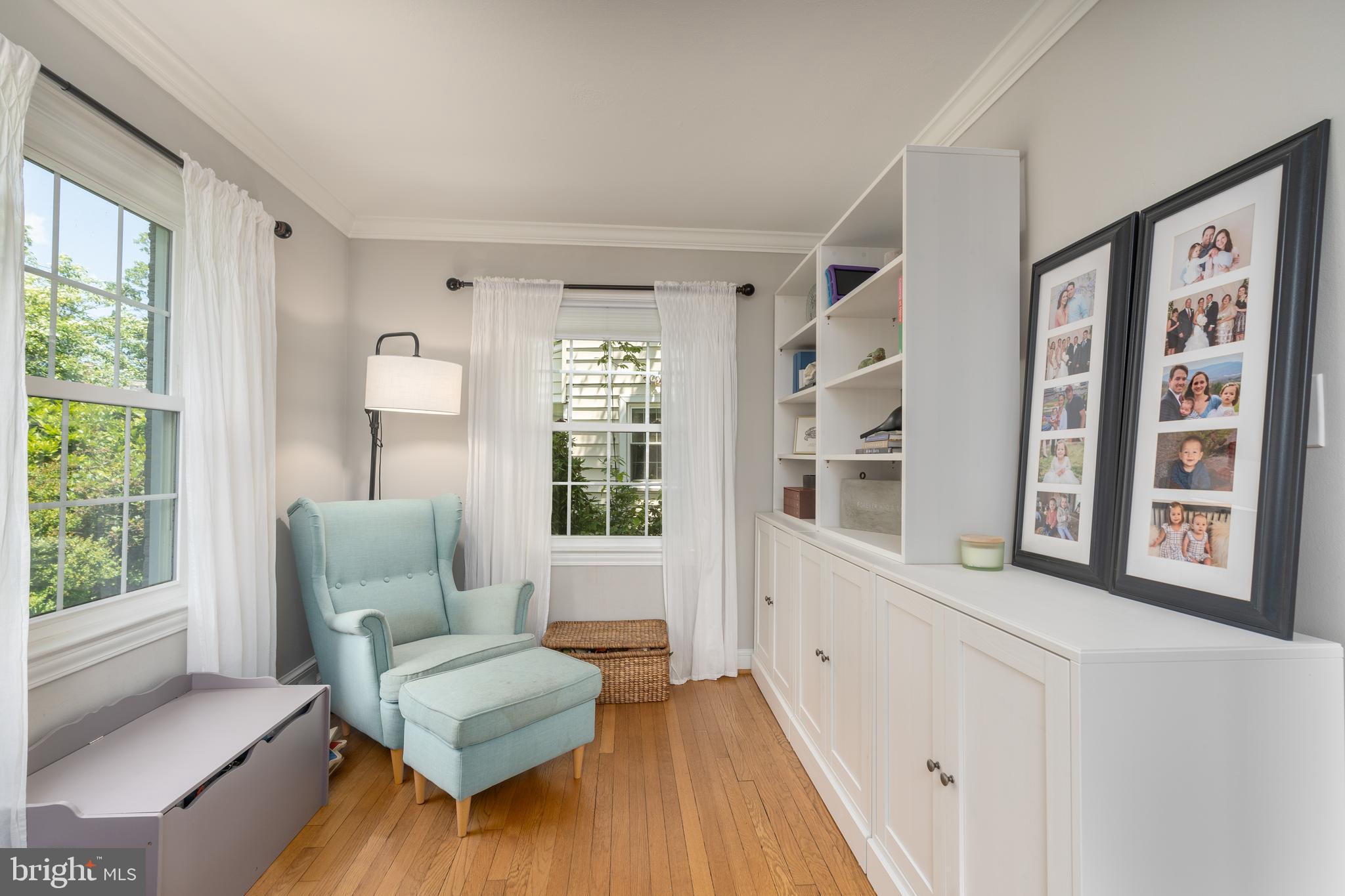 424 Whitestone Road Silver Spring, MD 20901 - Photo 8 of 42 Reading nook in living room