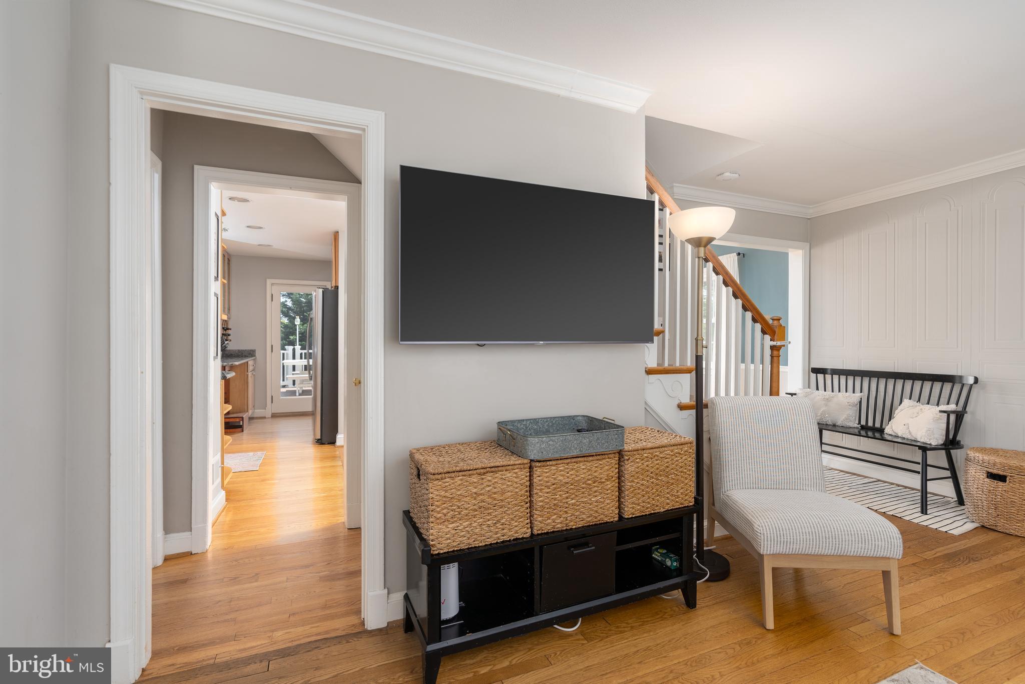 424 Whitestone Road Silver Spring, MD 20901 - Photo 9 of 42 Spot for your big screen!