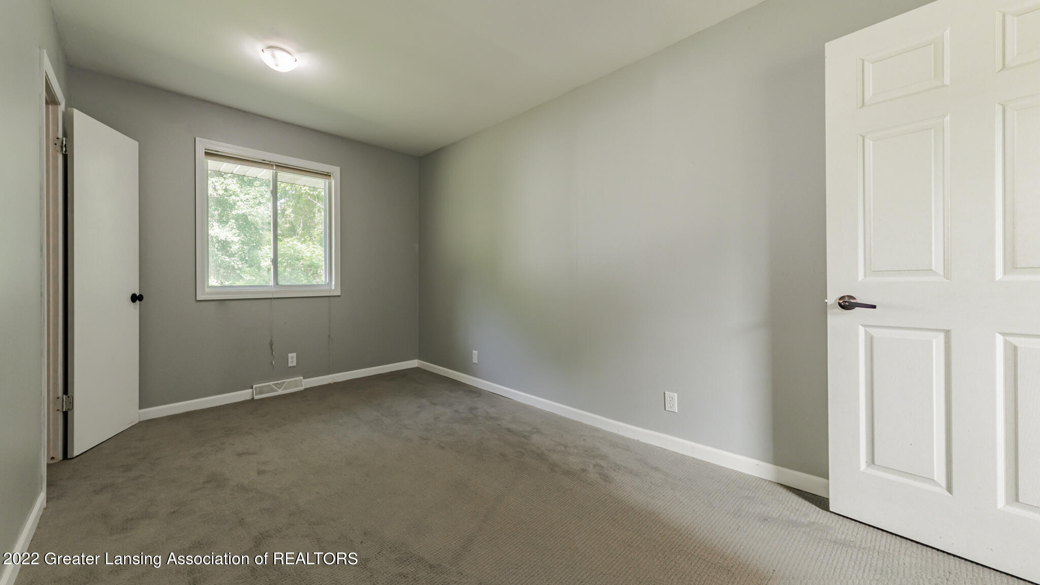 5420 South Waverly Road Lansing, MI 48911 - Photo 10 of 19 5420SWAVERLY10