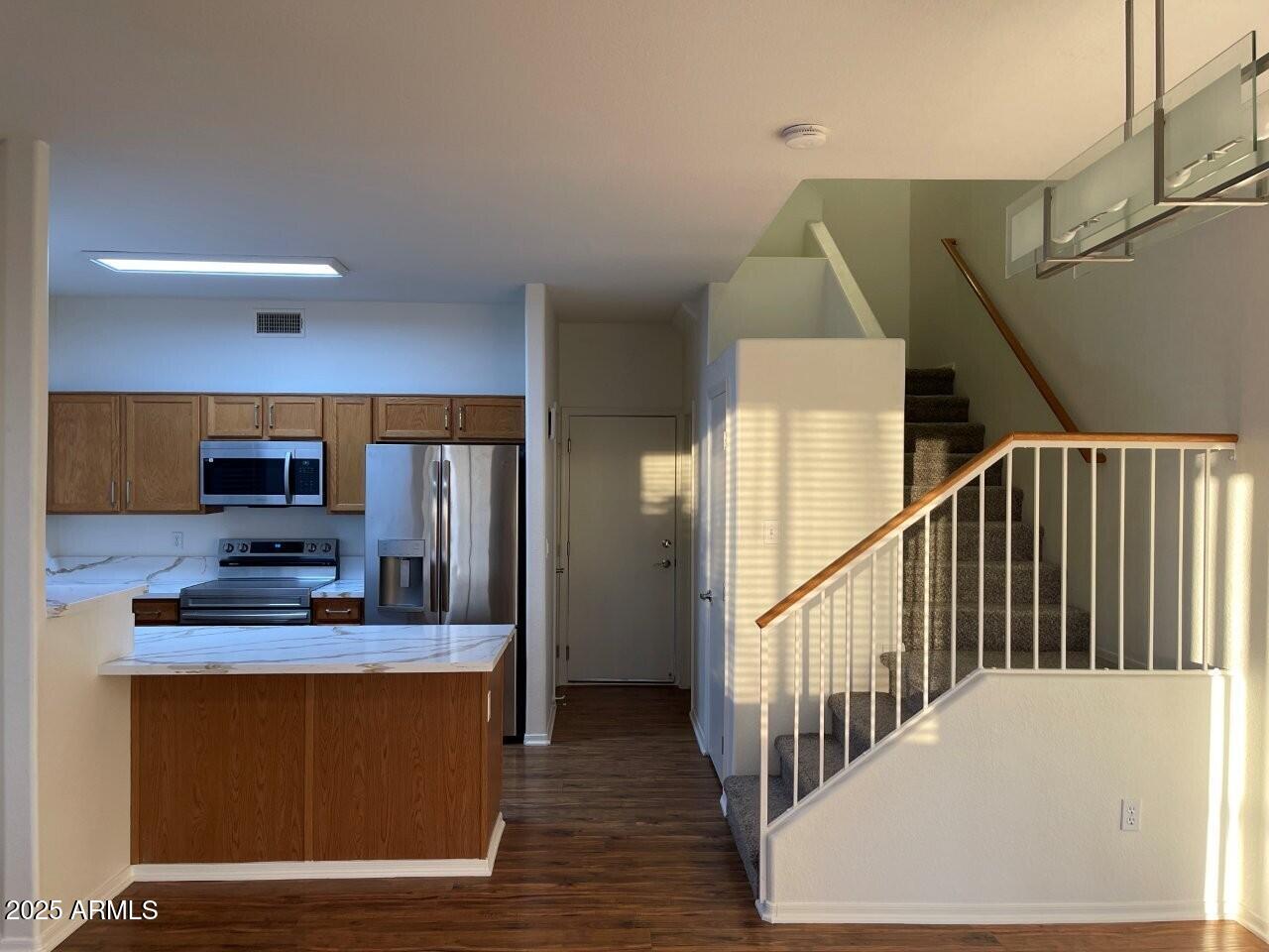 1190 South Boulder Street, Unit E Gilbert, AZ 85296 - Photo 11 of 33 I4