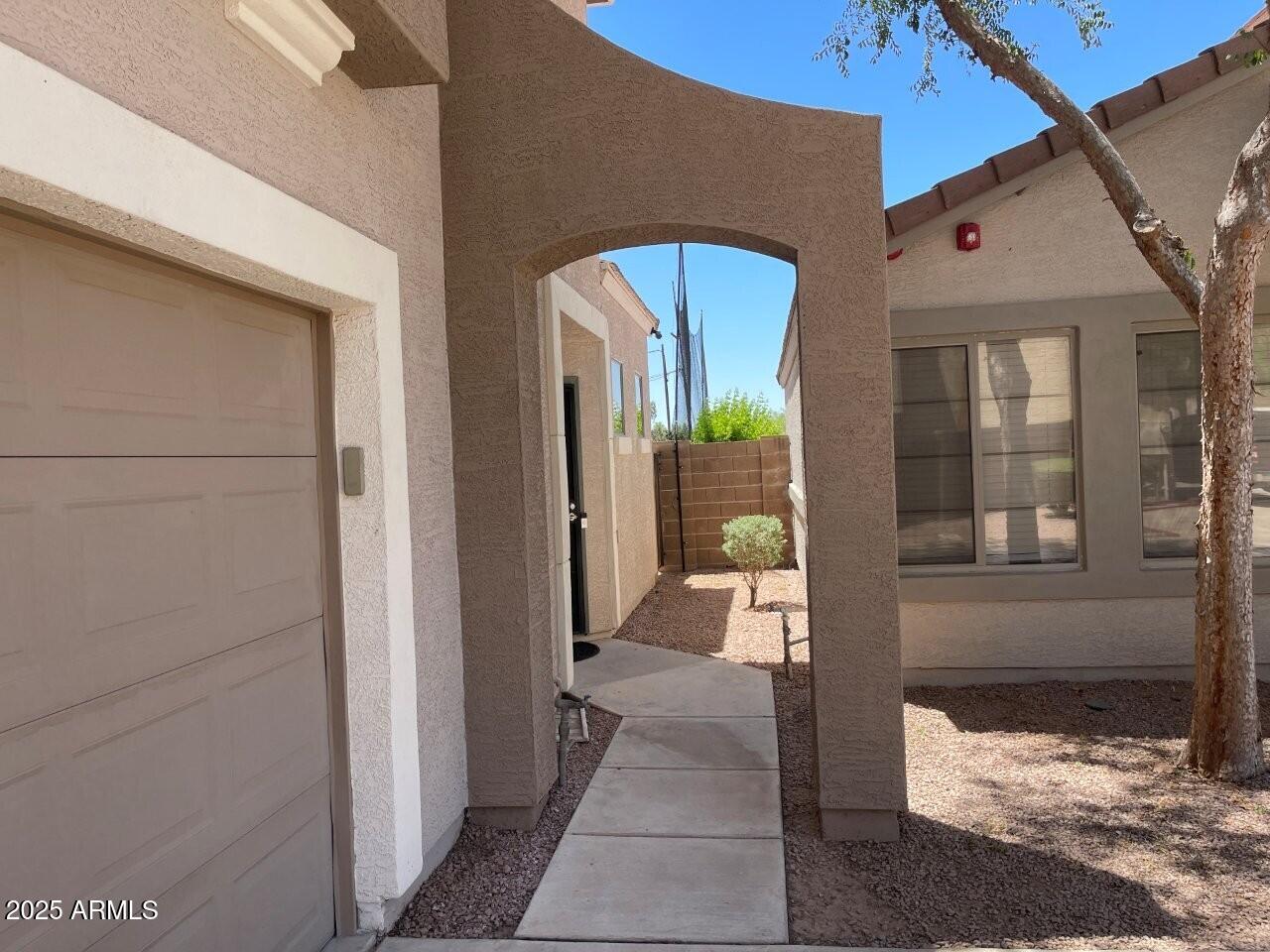 1190 South Boulder Street, Unit E Gilbert, AZ 85296 - Photo 3 of 33 E3