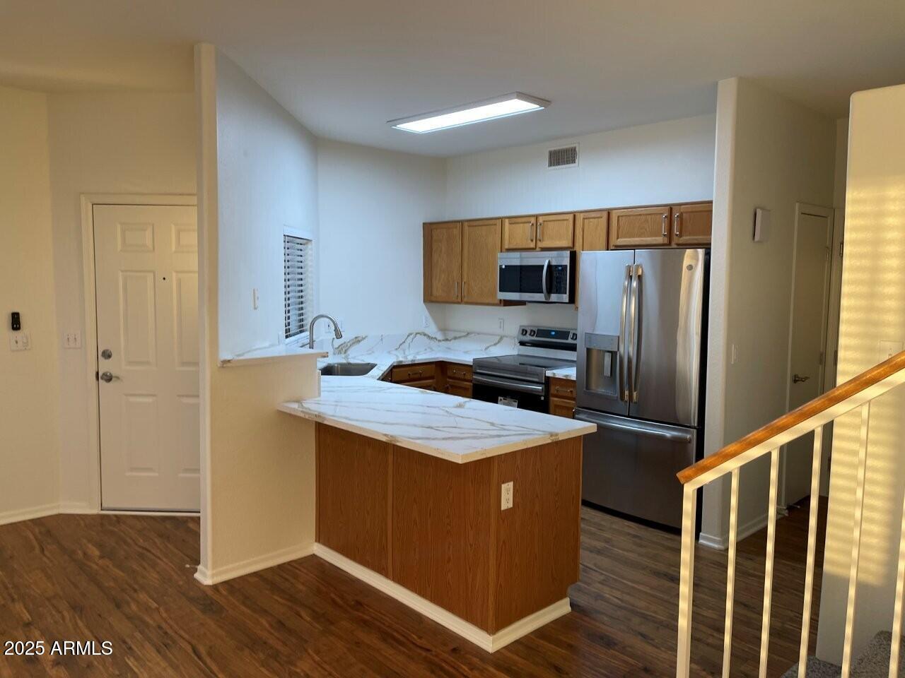 1190 South Boulder Street, Unit E Gilbert, AZ 85296 - Photo 9 of 33 K1