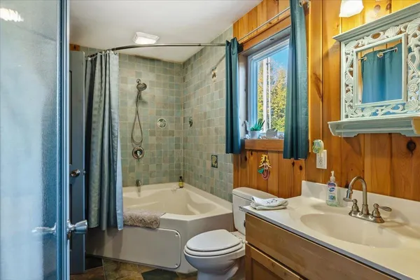 $479,000 | 1001 Samson Road, St. Albans Town, VT 05488