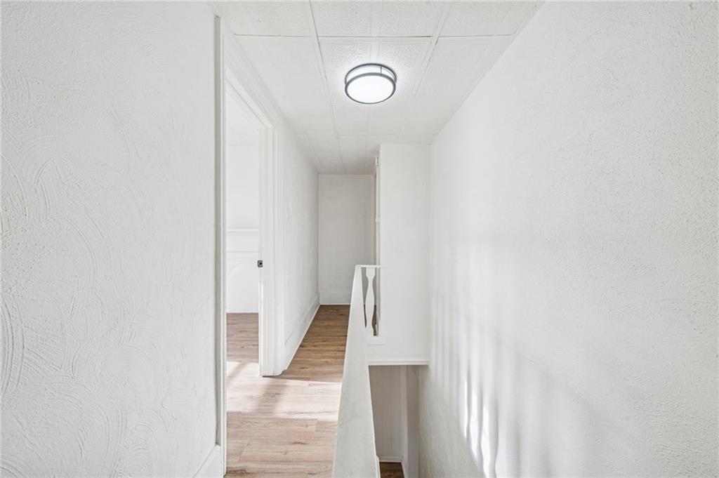 3226-3228 Richardson Avenue Pittsburgh, PA 15212 - Photo 9 of 30 Upstairs Hall