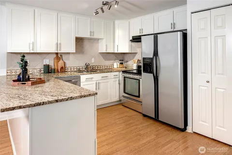 $398,800 | 700 Front Street South, Unit E102, Issaquah, WA 98027