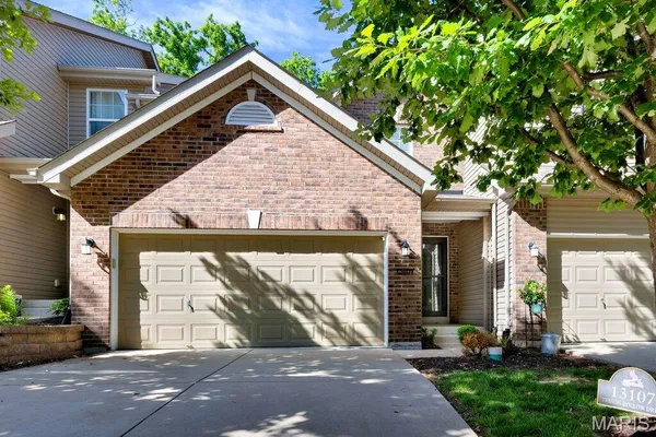 $299,000 | 13107 Tesson Hollow Drive, St. Louis, MO 63128