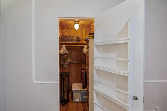 a view of an entryway with a livingroom