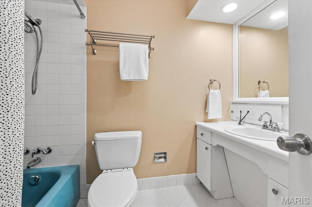 8839 Forest Heights Drive St. Louis, MO 63123 - Photo 24 of 51