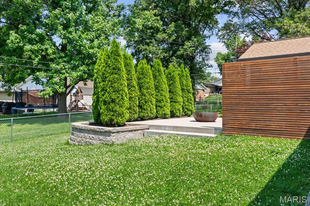 8839 Forest Heights Drive St. Louis, MO 63123 - Photo 42 of 51