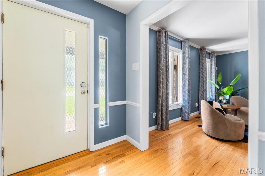 8839 Forest Heights Drive St. Louis, MO 63123 - Photo 5 of 51