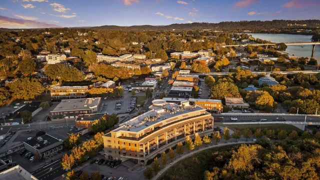 $900,000 | 4 Cherokee Blvd., Unit 409, Chattanooga, TN 37405