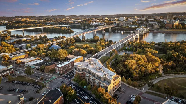 $900,000 | 4 Cherokee Blvd., Unit 409, Chattanooga, TN 37405