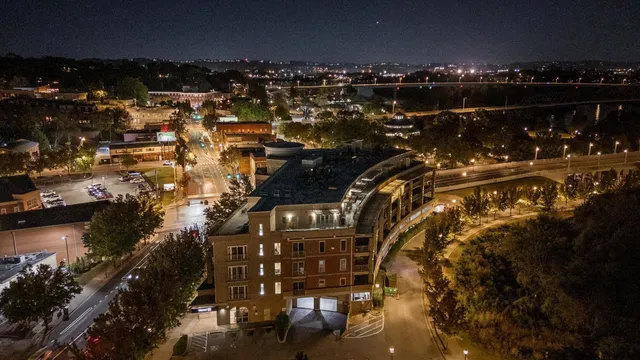 $900,000 | 4 Cherokee Blvd., Unit 409, Chattanooga, TN 37405