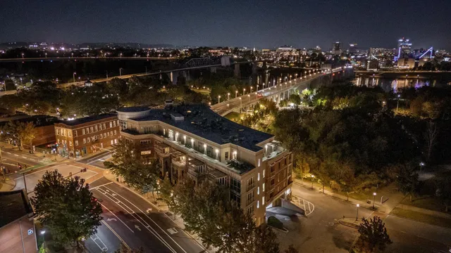 $900,000 | 4 Cherokee Blvd., Unit 409, Chattanooga, TN 37405