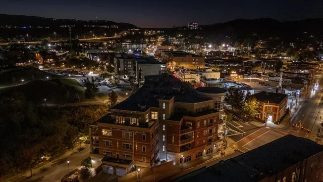 $900,000 | 4 Cherokee Blvd., Unit 409, Chattanooga, TN 37405