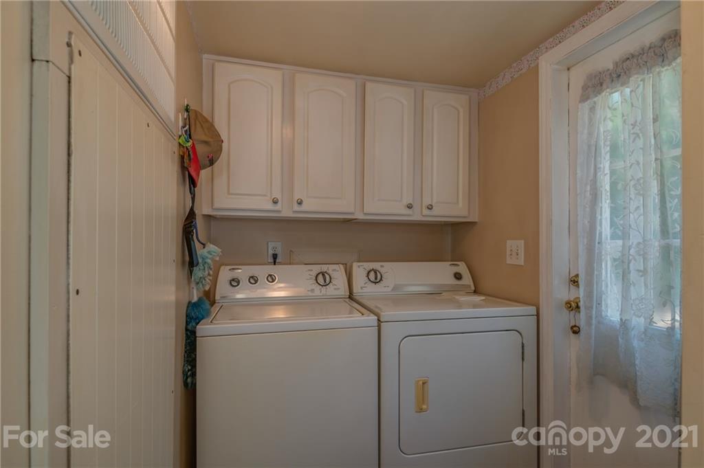400 Howard Cole Road Rutherfordton, NC 28139 - Photo 8 of 29 a utility room with dryer and washer