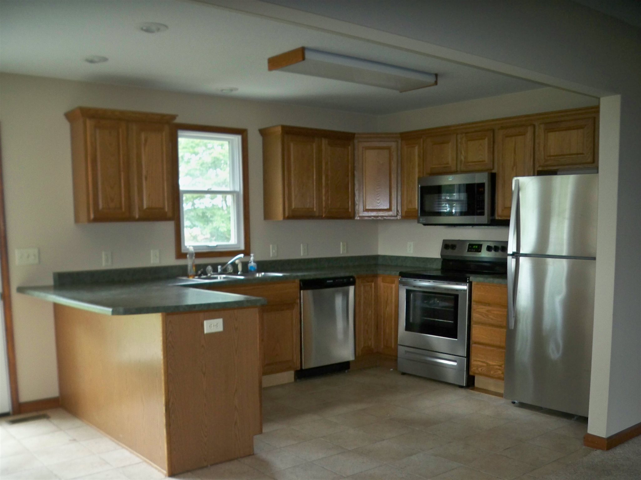 12135 Leesburg Road Fort Wayne, IN 46818 - Photo 7 of 22