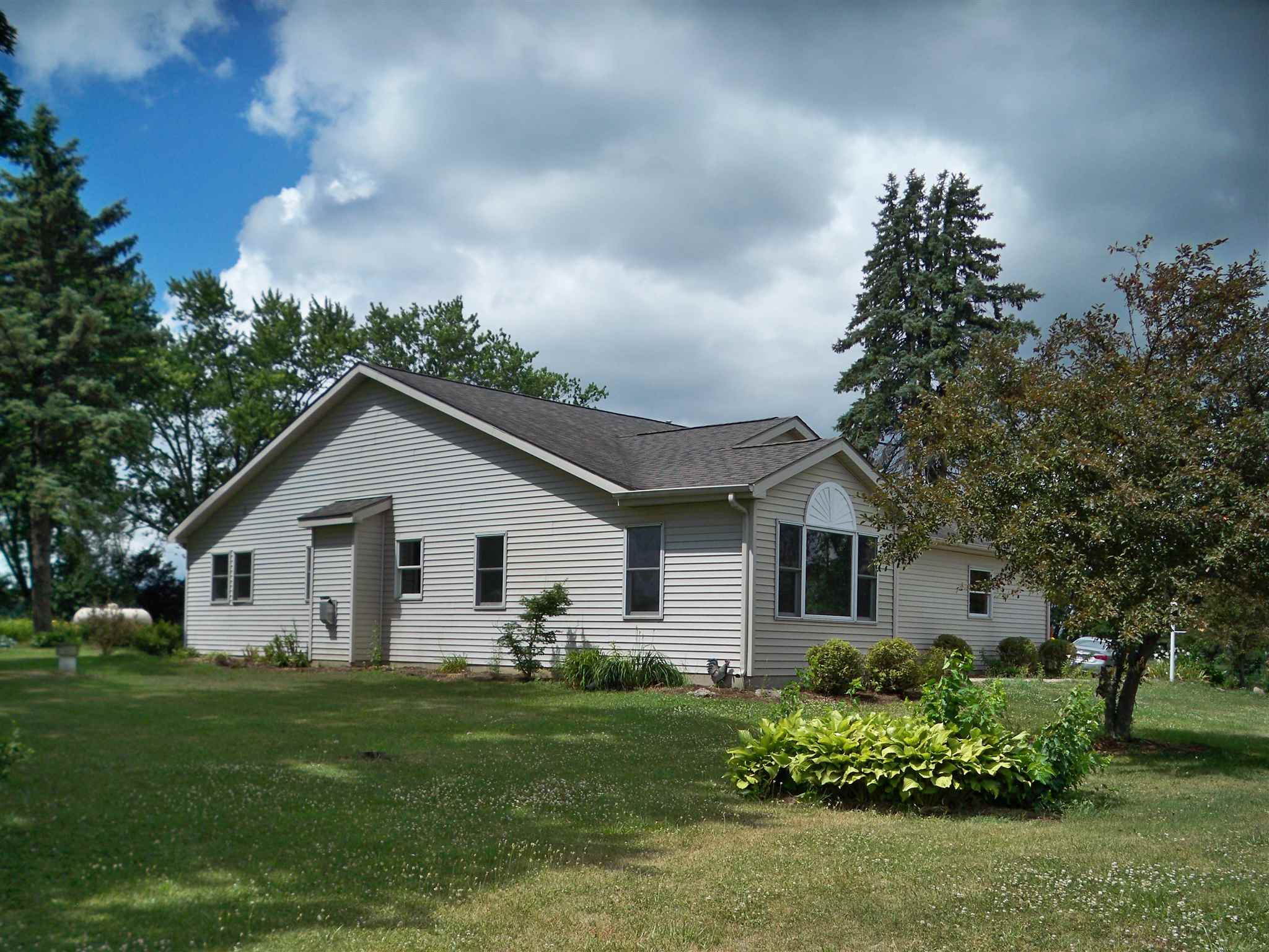 12135 Leesburg Road Fort Wayne, IN 46818 - Photo 10 of 22