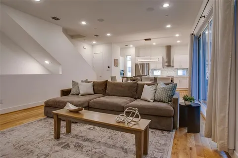 $725,000 | 1936 Kearney Court, Dallas, TX 75204