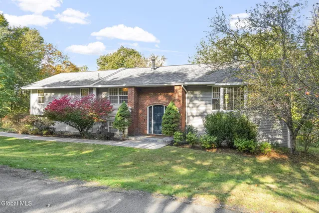 $499,900 | 5 Mara Drive, North Greenbush, NY 12144