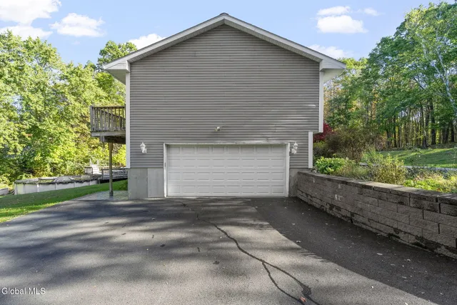 $499,900 | 5 Mara Drive, North Greenbush, NY 12144