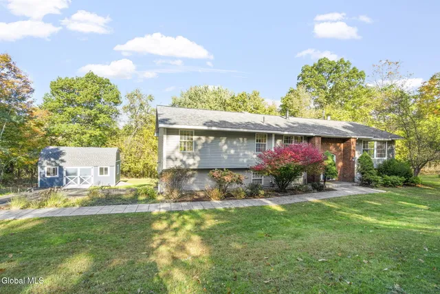 $499,900 | 5 Mara Drive, North Greenbush, NY 12144