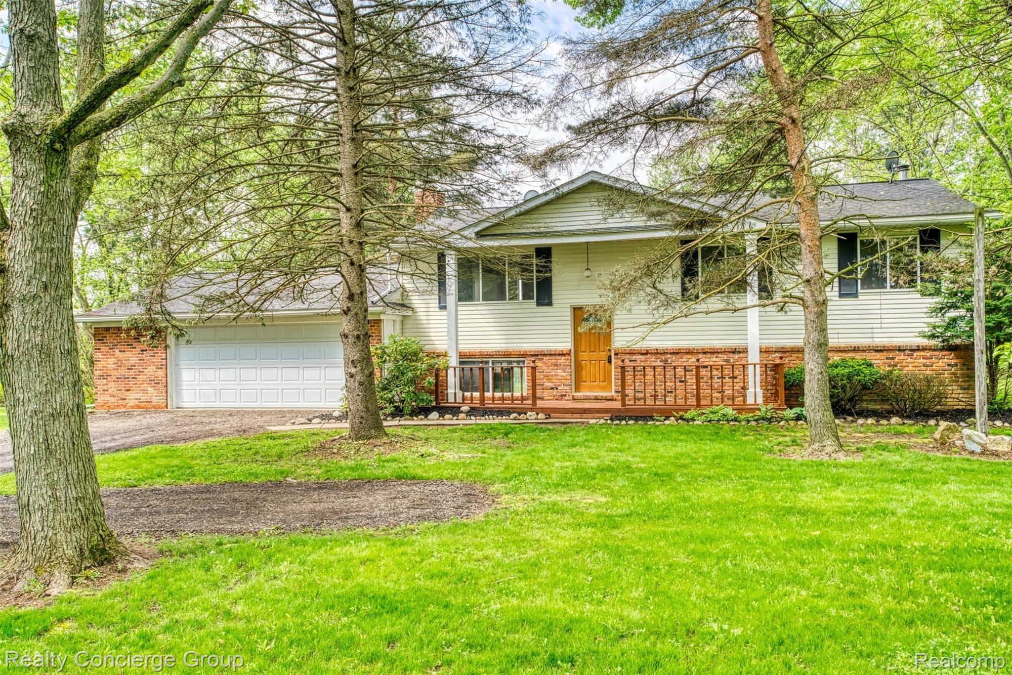 6505 Byron Road Howell, MI 48855 - Photo 1 of 20 Welcome home!