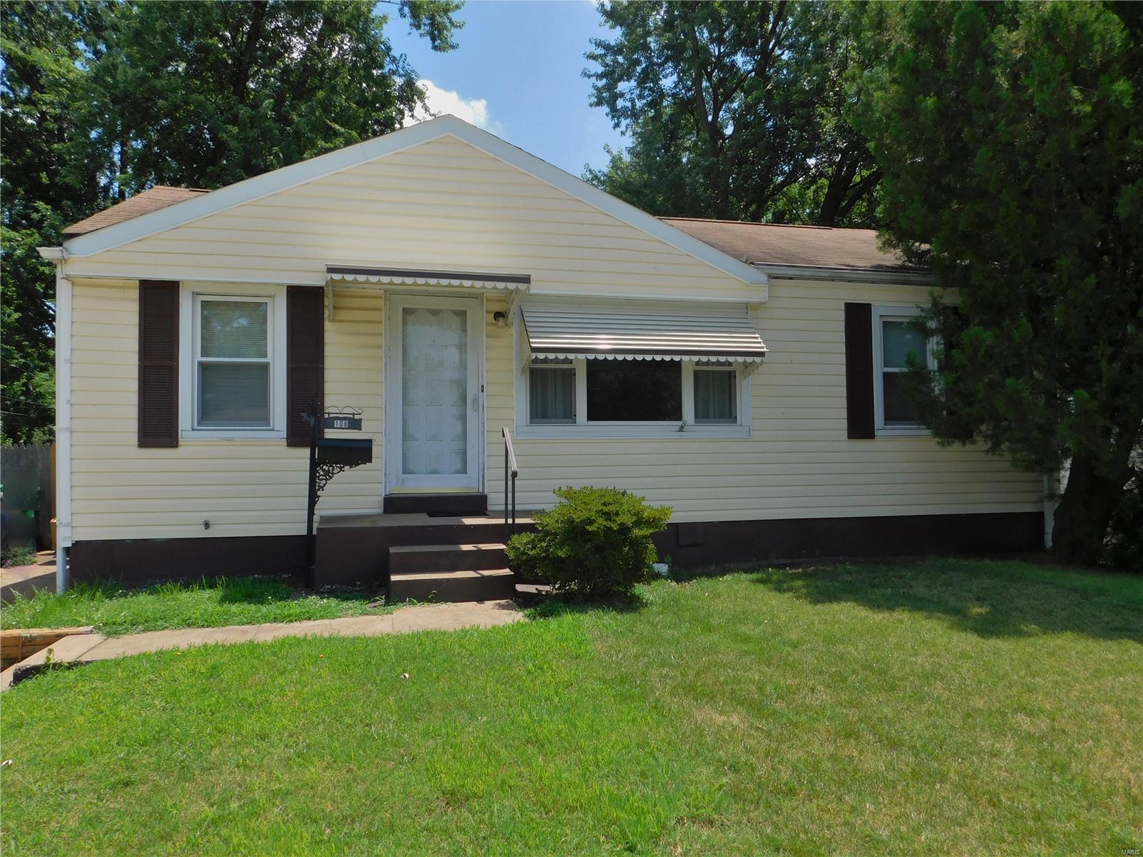 108 Graham Road Florissant, MO 63031 - Photo 1 of 23 Gallery Image 1