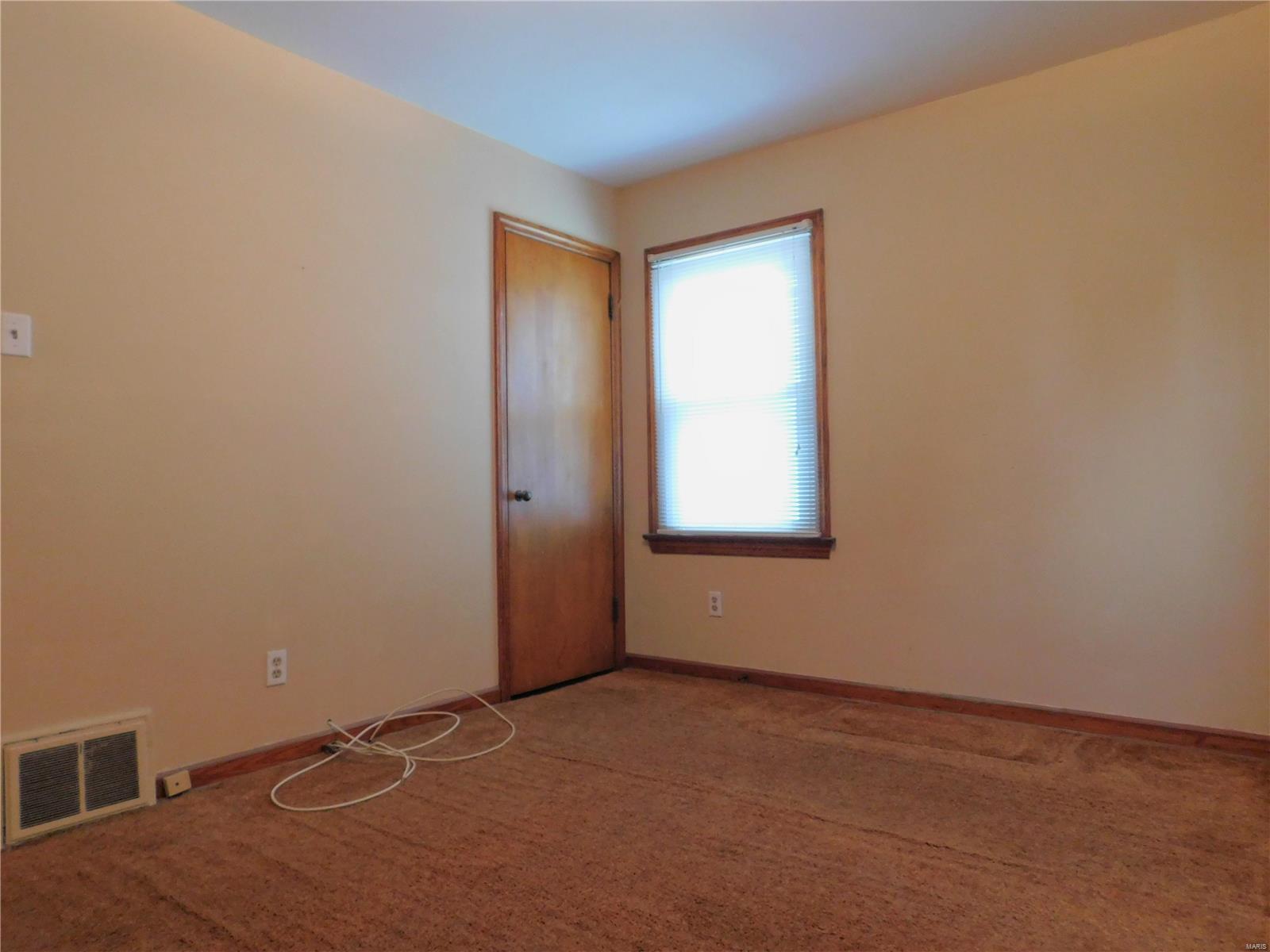 108 Graham Road Florissant, MO 63031 - Photo 11 of 23 Gallery Image 11