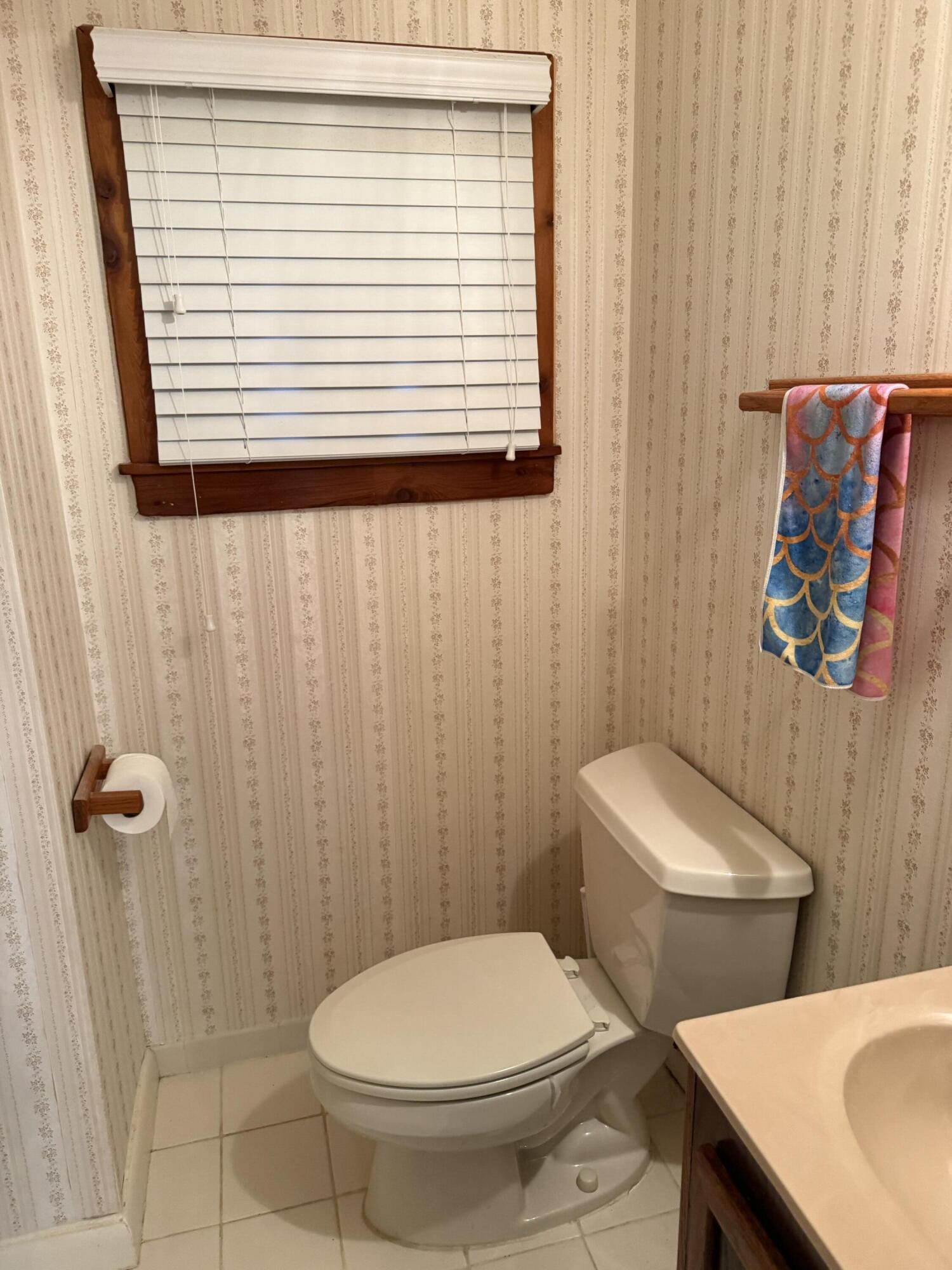 100 3rd Lane Key Largo, FL 33037 - Photo 13 of 18 1003rd_loft_halfbath