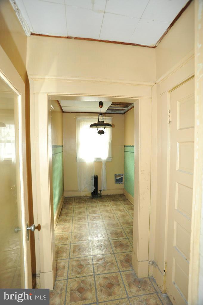 4413 Wentworth Road Baltimore, MD 21207 - Photo 3 of 22 Interior (General)