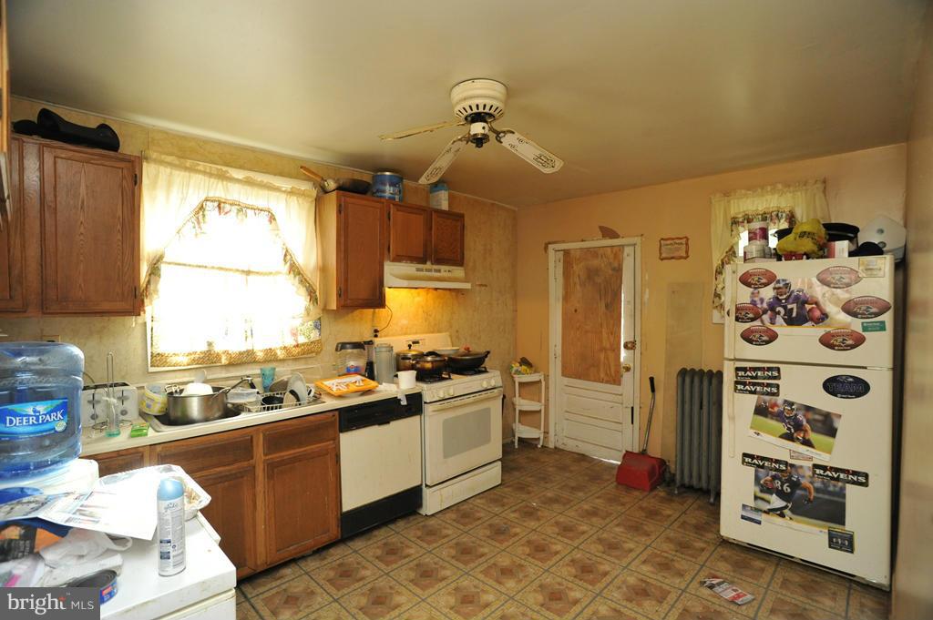 4413 Wentworth Road Baltimore, MD 21207 - Photo 4 of 22 Kitchen
