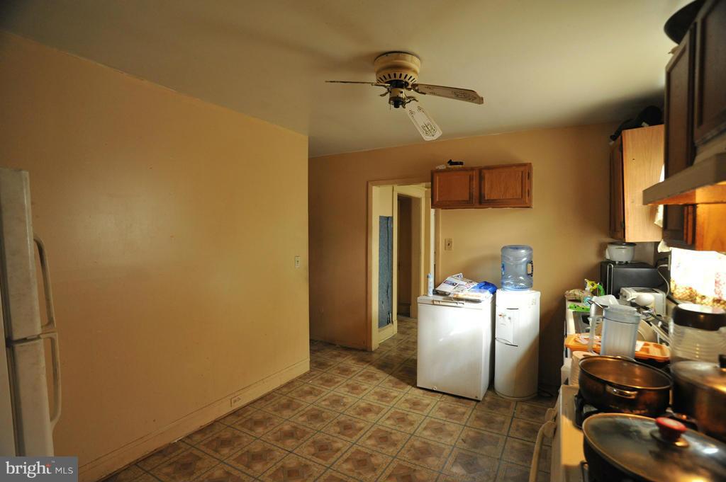 4413 Wentworth Road Baltimore, MD 21207 - Photo 5 of 22 Kitchen