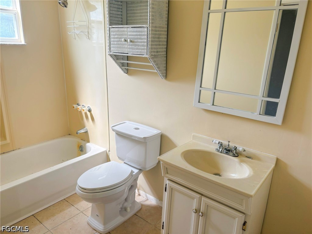 8168 Albatross Road Fort Myers, FL 33967 - Photo 14 of 26 Gallery Image 14