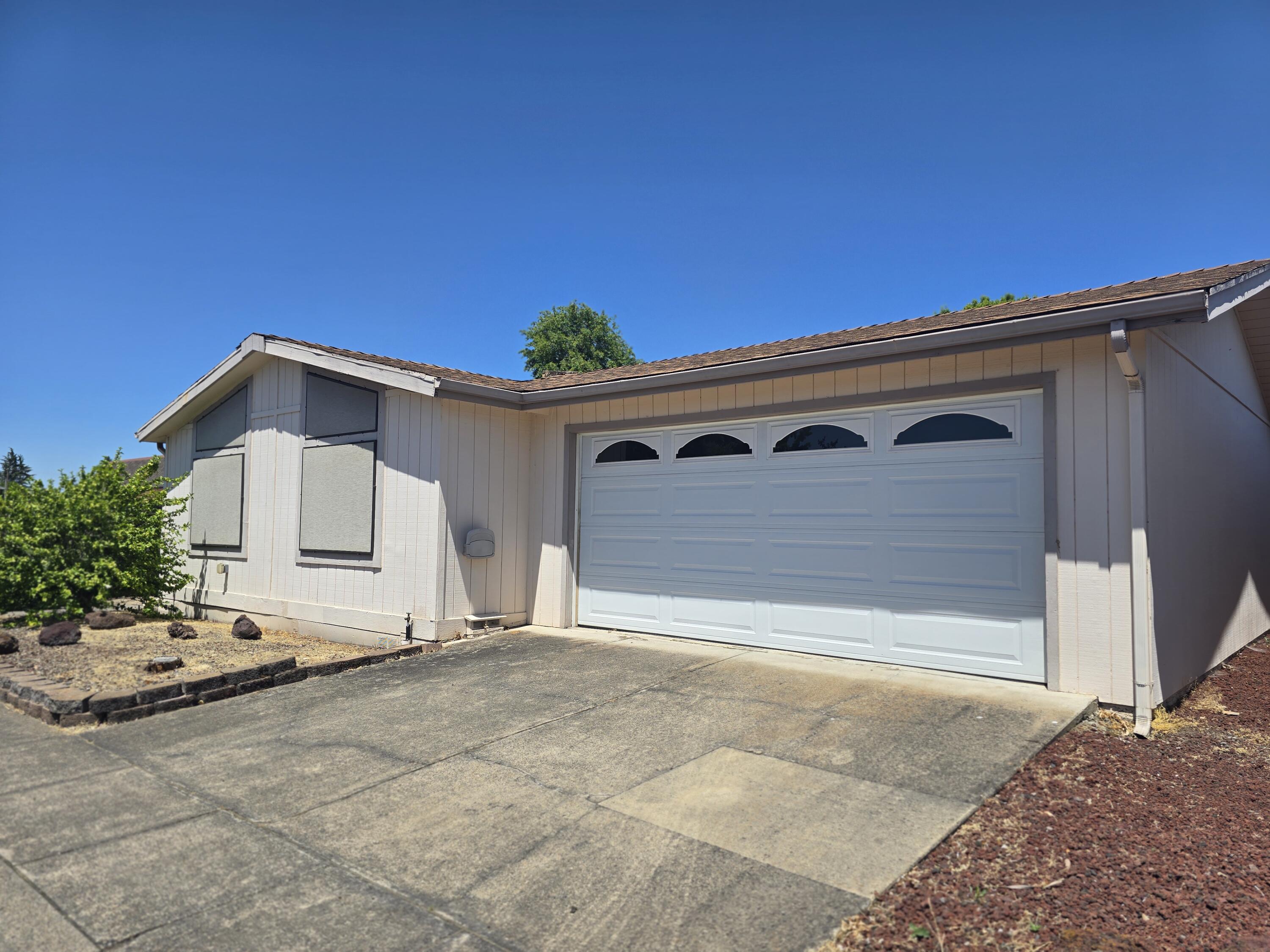 555 Freeman Road, Unit 188 Central Point, OR 97502 - Photo 1 of 26 20250617_124011