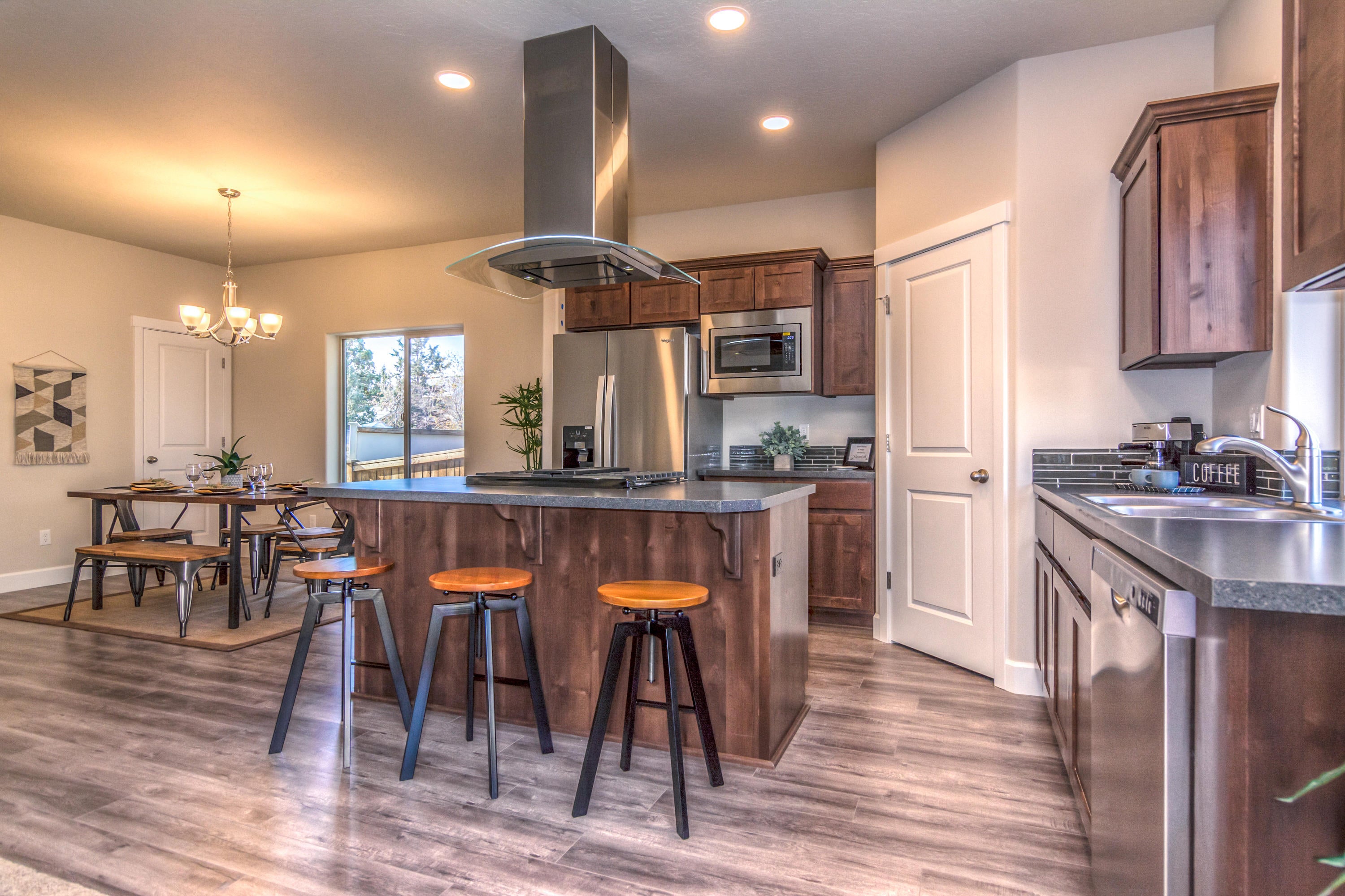2340 Southwest Newberry Loop Redmond, OR 97756 - Photo 4 of 25 4