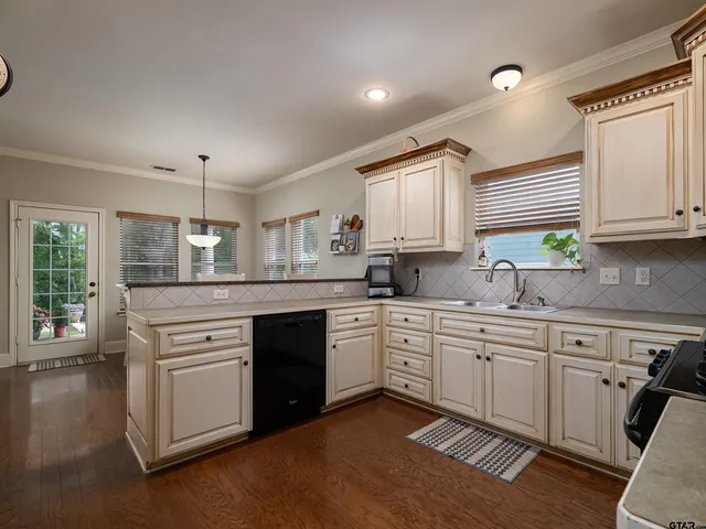 $435,000 | 3950 Hanover Place, Tyler, TX 75701