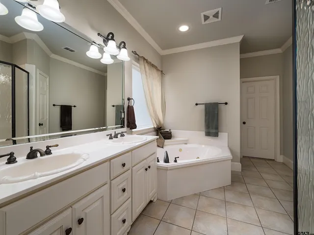 $435,000 | 3950 Hanover Place, Tyler, TX 75701