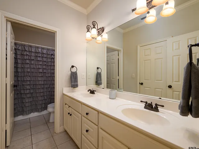 $435,000 | 3950 Hanover Place, Tyler, TX 75701