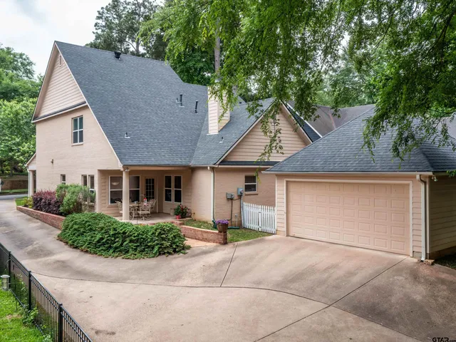 $435,000 | 3950 Hanover Place, Tyler, TX 75701