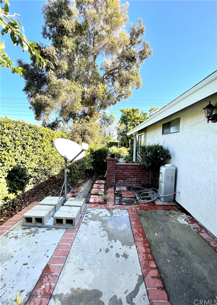 48 Riverstone, Unit 60 Irvine, CA 92606 - Photo 24 of 31 a view of a backyard with sitting area