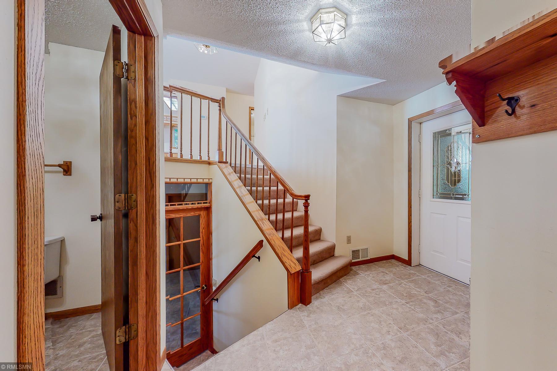 2870 Shadow Drive Southeast Rochester, MN 55904 - Photo 2 of 34