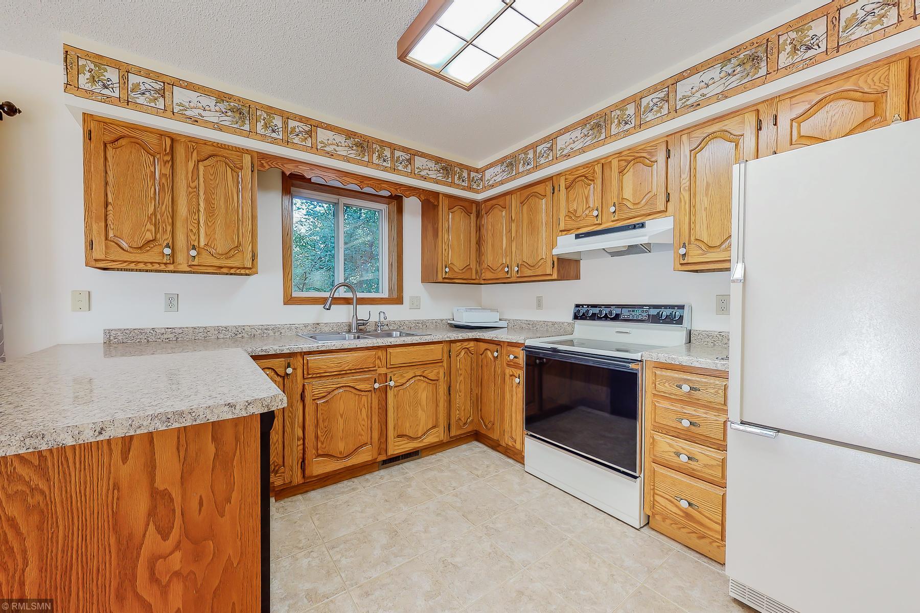 2870 Shadow Drive Southeast Rochester, MN 55904 - Photo 11 of 34